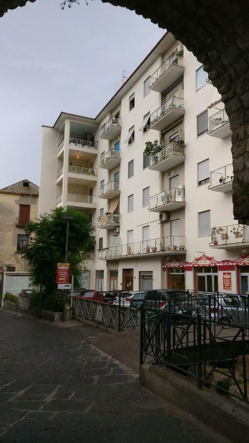 Yourhome - Sersale Suites Сорренто Экстерьер фото